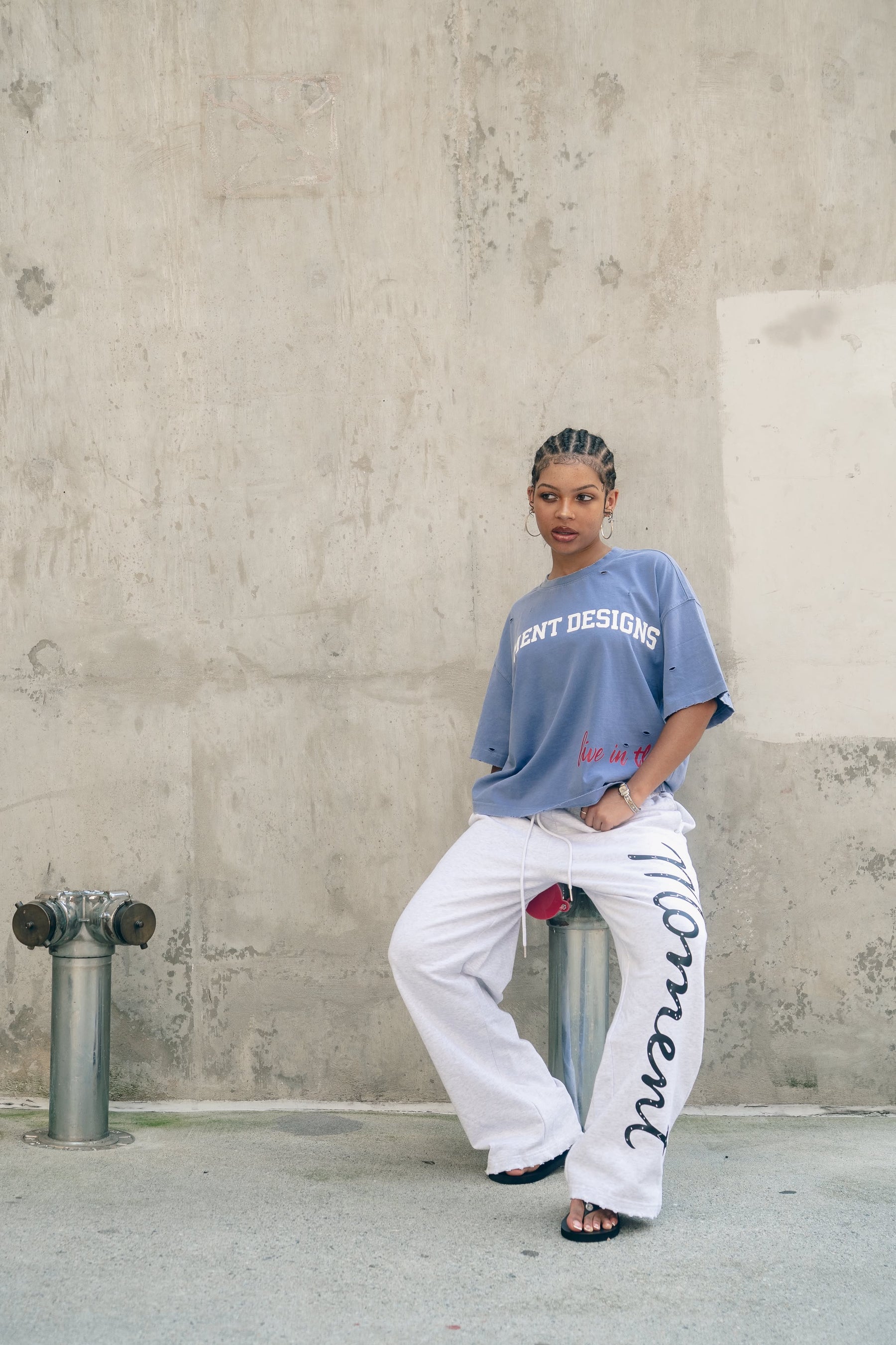 Moment Acid Washed Distressed Tee – Light Blue